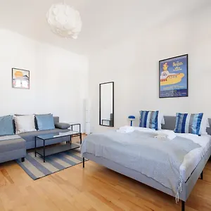 Apartment Next To Schoenbrunn, Wien